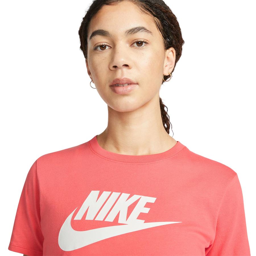 W NSW CLUB SS TEE ICON FTRA Nike | DX7906894